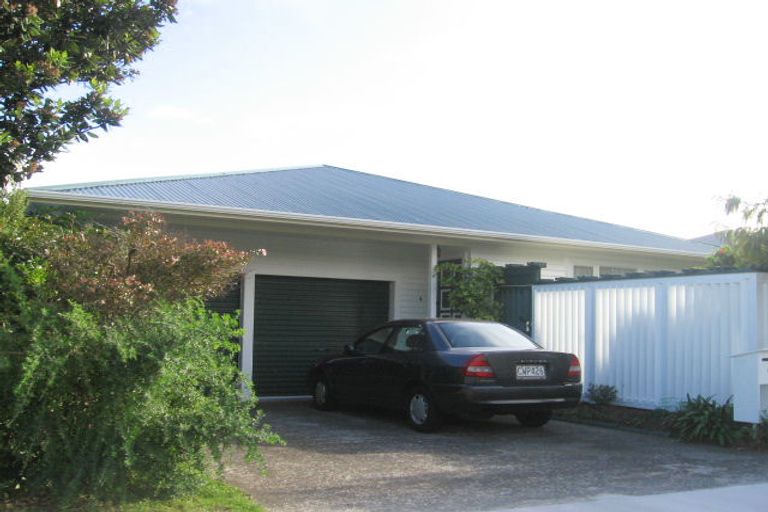 Photo of property in 8 Annan Grove, Papakowhai, Porirua, 5024