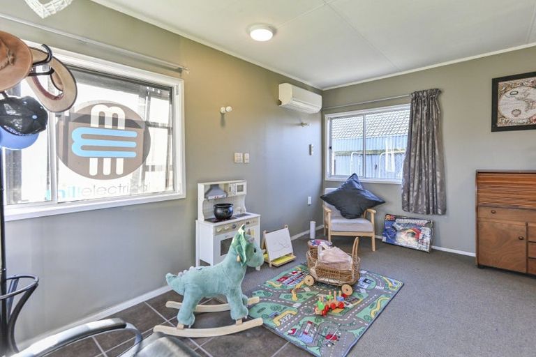 Photo of property in 107 Mcleod Street, Camberley, Hastings, 4120