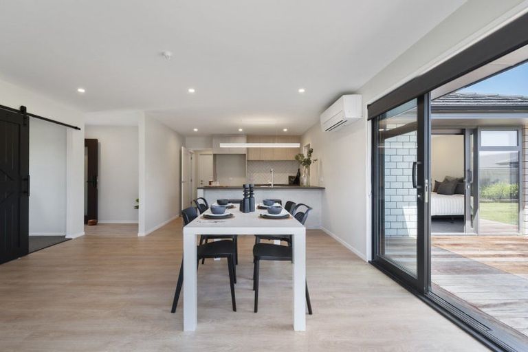 Photo of property in 17 Echo Place, Maewa, 4702