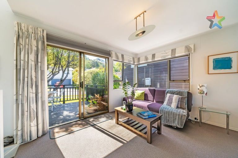 Photo of property in 2 Stanhope Grove, Korokoro, Lower Hutt, 5012