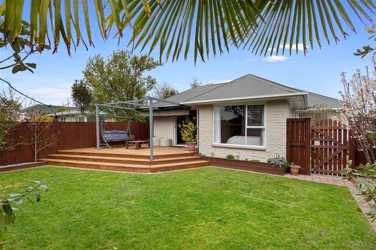 Photo of property in 36 Daniels Road, Redwood, Christchurch, 8051