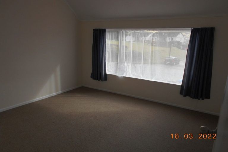 Photo of property in 27 Hollydale Grove, Churton Park, Wellington, 6037