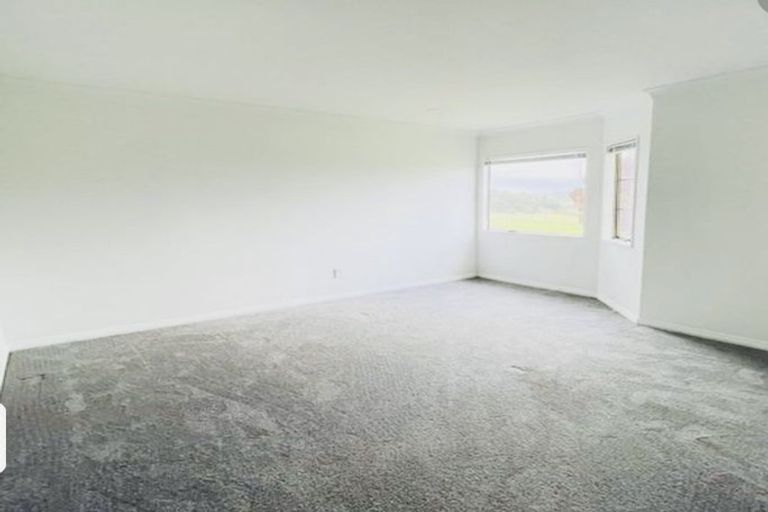 Photo of property in 11 Bream Revel Way, Karaka, Papakura, 2580