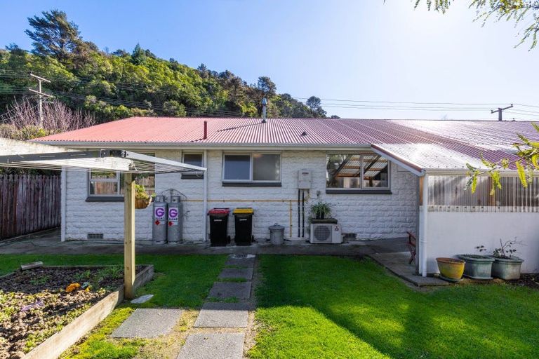 Photo of property in 30 Buller Street, Picton, 7220