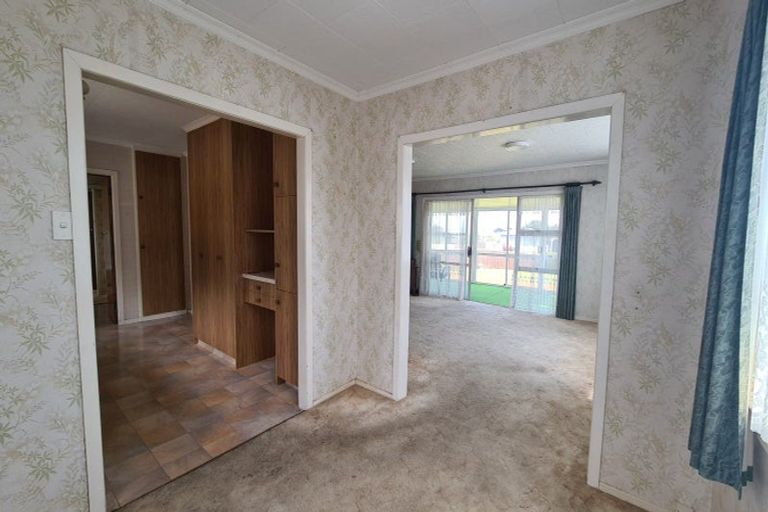 Photo of property in 12 Hickey Place, Opunake, 4616