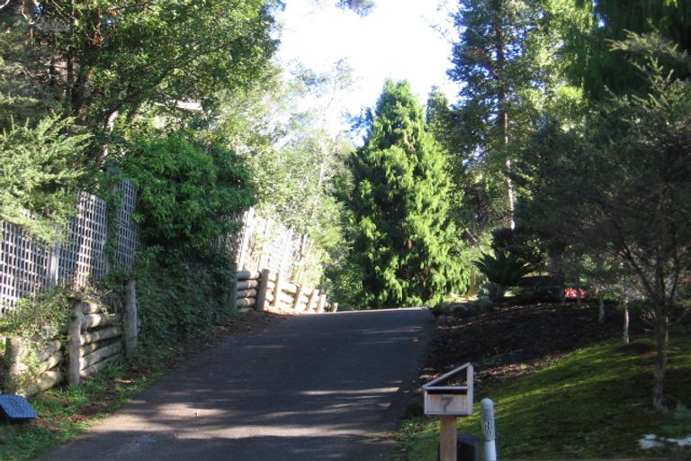 Photo of property in 7 Kaurimu Rise, Titirangi, Auckland, 0604