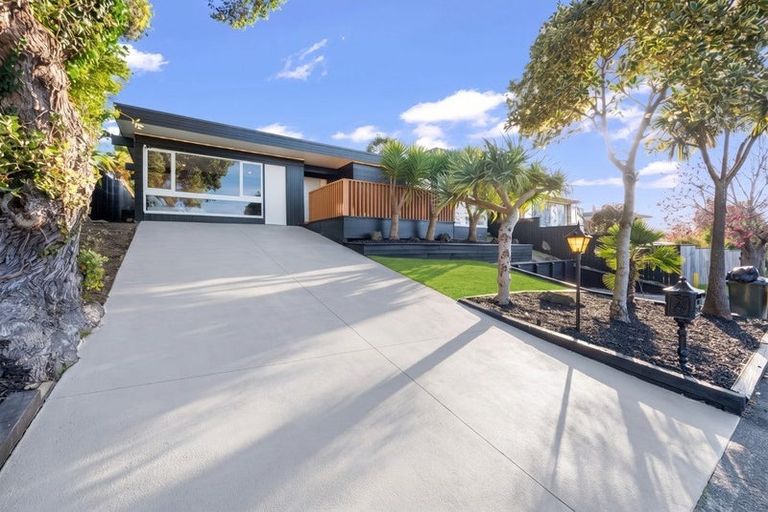 Photo of property in 21 Lawrence Crescent, Hillpark, Auckland, 2102