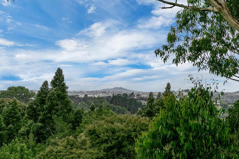 Photo of property in 355 Ridge Road, Paremoremo, Albany, 0793