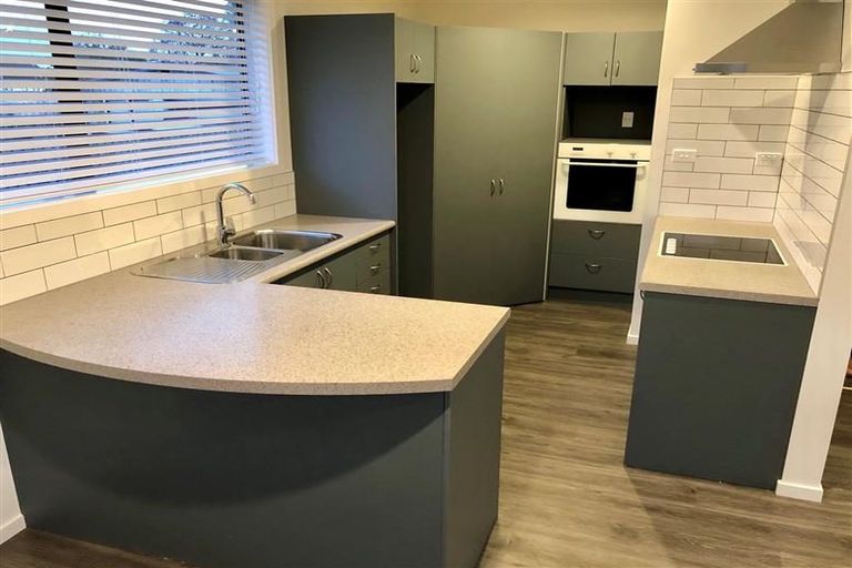 Photo of property in 32 Garvins Road, Hornby, Christchurch, 8042