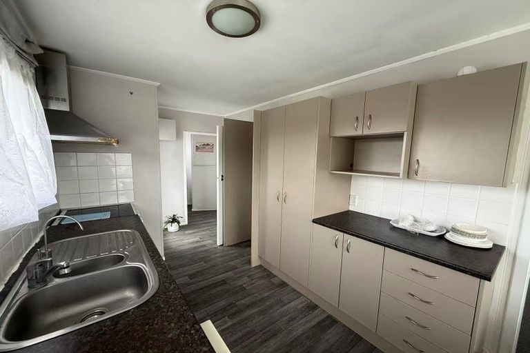 Photo of property in 21 Minaret Drive, Bucklands Beach, Auckland, 2014