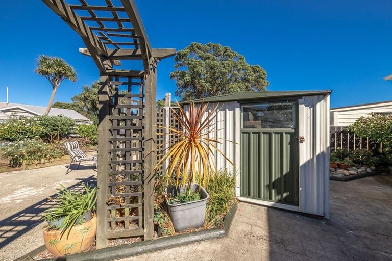 Photo of property in 92 Russell Street, Westport, 7825