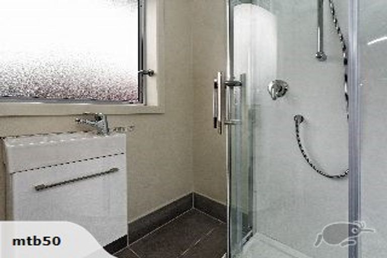 Photo of property in 1/179 Waimumu Road, Massey, Auckland, 0614