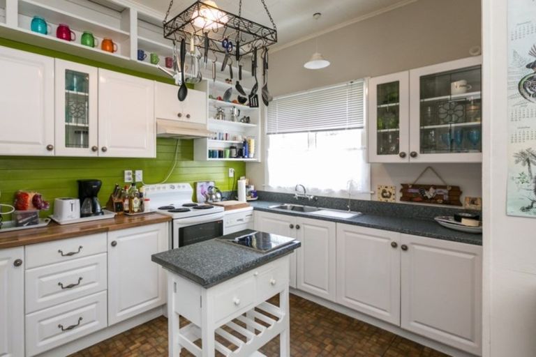 Photo of property in 203 Lascelles Street, Saint Leonards, Hastings, 4120