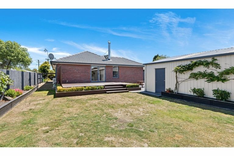 Photo of property in 44 Emlyn Place, Avondale, Christchurch, 8061