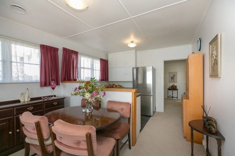 Photo of property in 71 Mould Street, Waitara, 4320