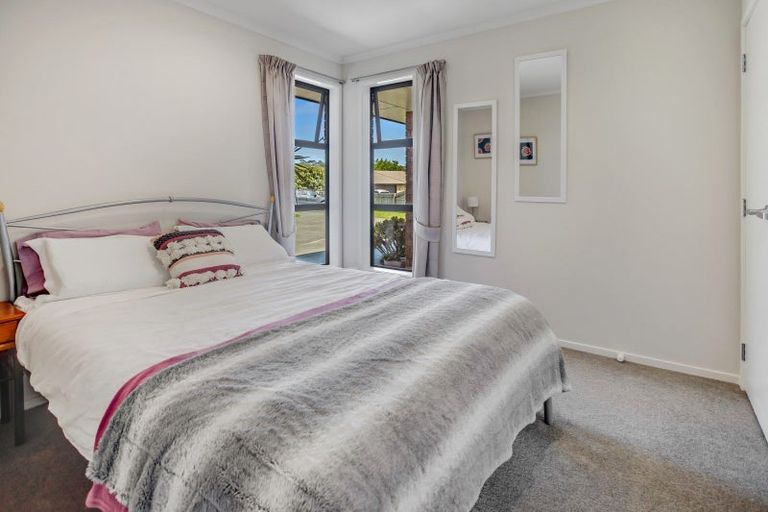 Photo of property in 4 Mooring Close, Haruru, 0204