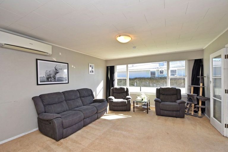 Photo of property in 28 Great North Road, Winton, 9720