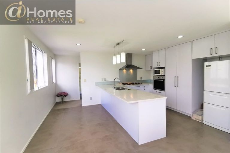 Photo of property in 92 Kaipatiki Road, Glenfield, Auckland, 0629