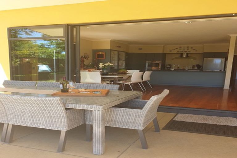 Photo of property in 10 Rays Way, Tuakau, 2121