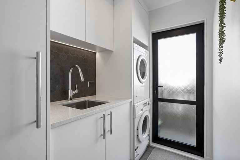 Photo of property in 10 Coubray Place, Botany Downs, Auckland, 2010