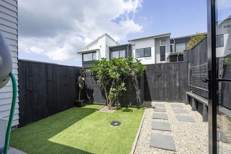 Photo of property in 17 Malcolm Calder Road, Hobsonville, Auckland, 0616