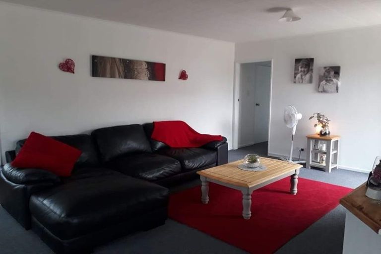 Photo of property in 77 Pasadena Crescent, Totara Park, Upper Hutt, 5018