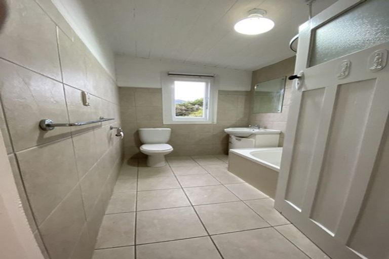 Photo of property in 163 Cornfoot Street, Castlecliff, Whanganui, 4501