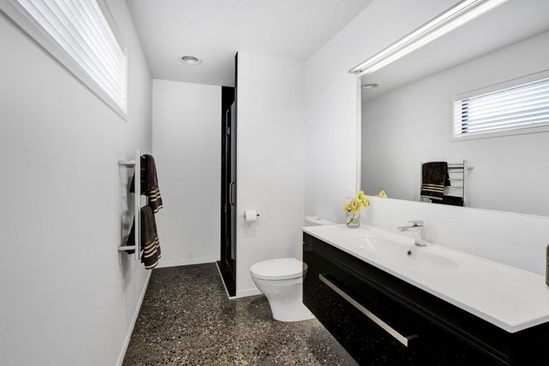 Photo of property in 6 Pebble Beach Court, Waiwhakaiho, New Plymouth, 4312