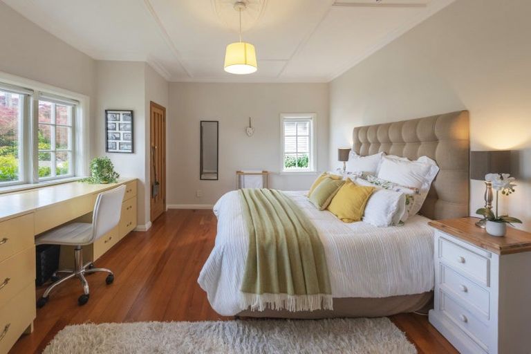 Photo of property in 96 Ranui Crescent, Khandallah, Wellington, 6035