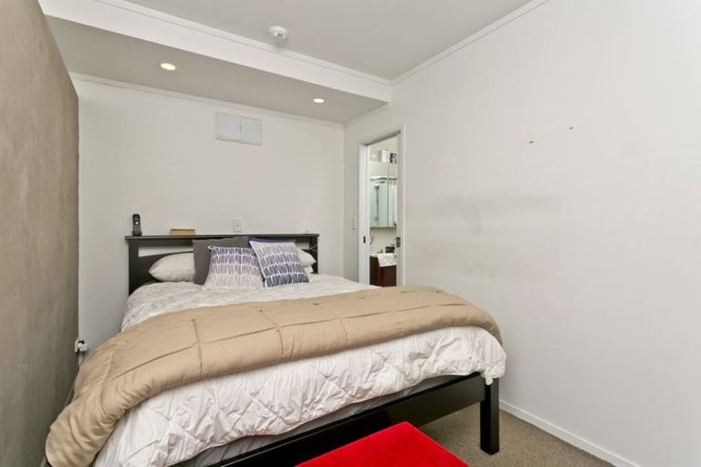 Photo of property in 31 Barrack Road, Mount Wellington, Auckland, 1060