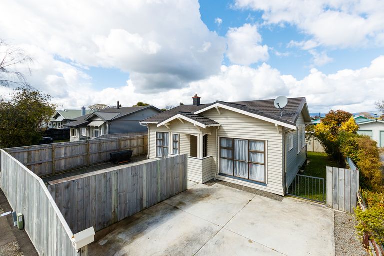 Photo of property in 31 Miro Street, Takaro, Palmerston North, 4410