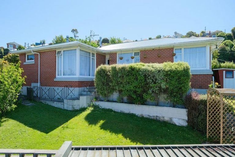 Photo of property in 16 Forfar Street, Clyde Hill, Dunedin, 9011