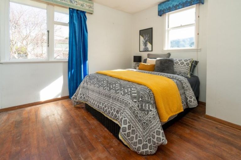 Photo of property in 22 Anthony Street, Tawa, Wellington, 5028