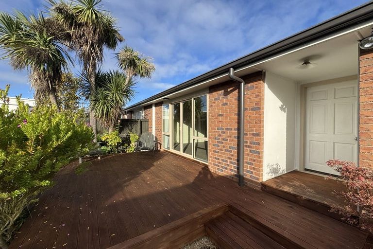 Photo of property in 2/35 Packe Street, Edgeware, Christchurch, 8013