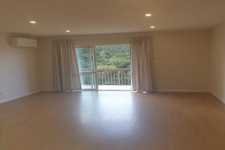 Photo of property in 28 Golden Morning Drive, Albany Heights, Auckland, 0632