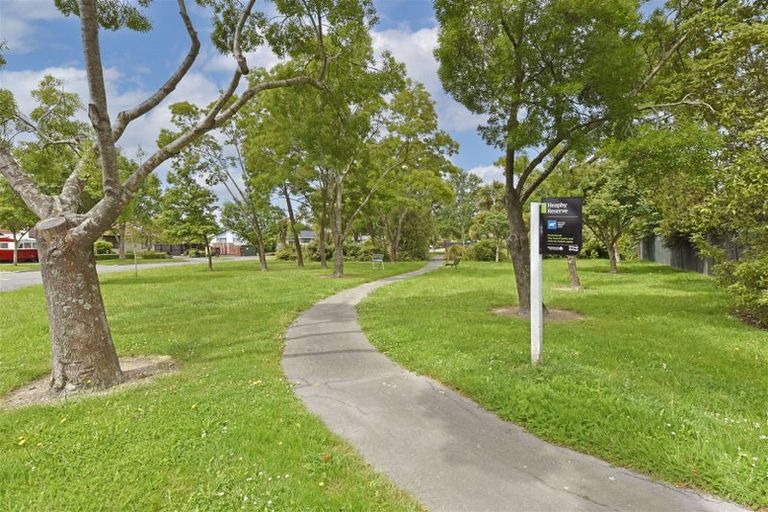 Photo of property in 1/20 Heaphy Place, Casebrook, Christchurch, 8051