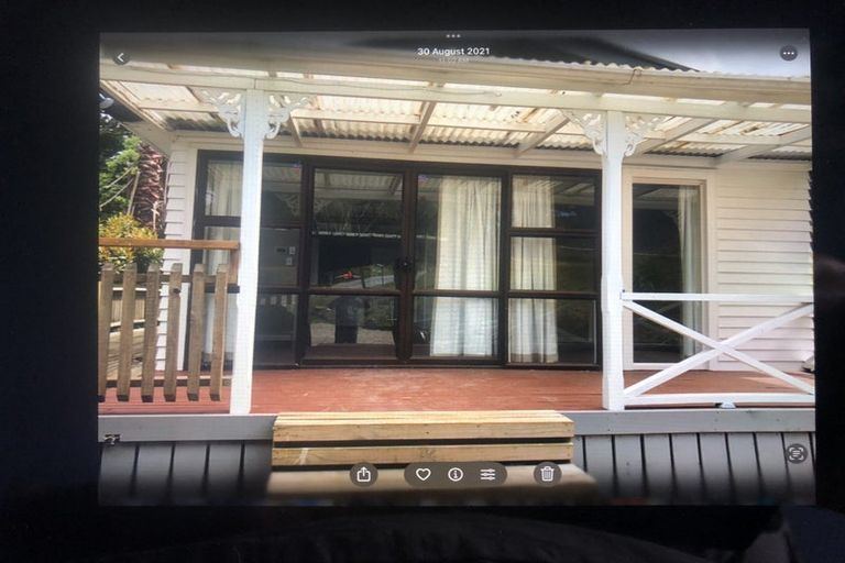Photo of property in 15 Waitakere Road, Waitakere, Auckland, 0816