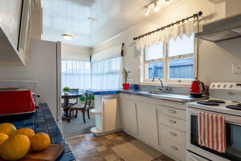 Photo of property in 26 Barron Drive, Green Bay, Auckland, 0604