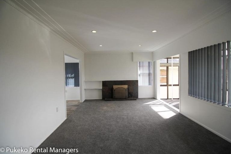 Photo of property in 19 Lynmore Drive, Hillpark, Auckland, 2102