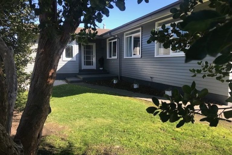 Photo of property in 4 Crichton Place, Havelock North, 4130