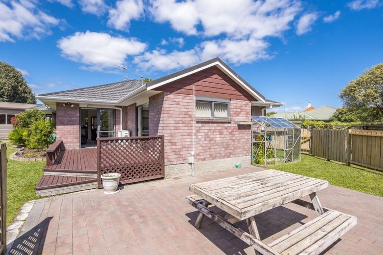 Photo of property in 2 Realm Drive, Paraparaumu, 5032