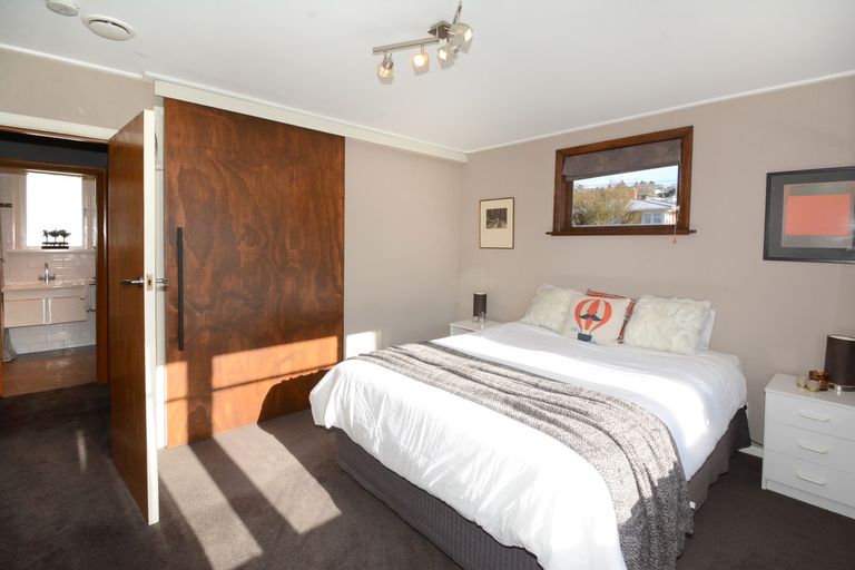 Photo of property in 10 Charters Street, Glenross, Dunedin, 9011