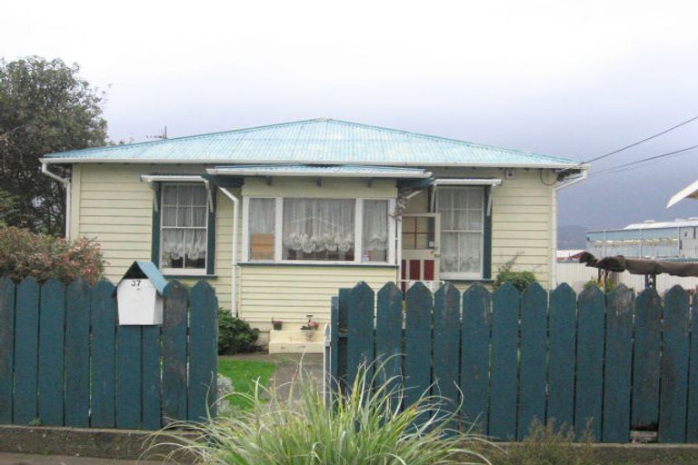 Photo of property in 37 Elizabeth Street, Moera, Lower Hutt, 5010