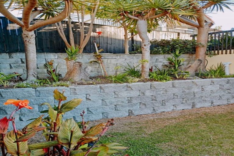 Photo of property in 11 Parkwood Crescent, Gulf Harbour, Whangaparaoa, 0930