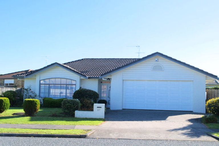 Photo of property in 37 Millhouse Drive, Northpark, Auckland, 2013