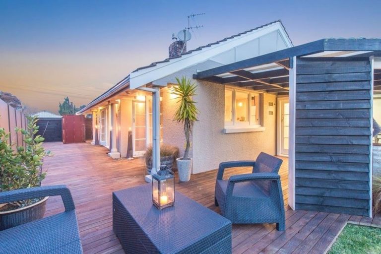 Property details for 16 Panorama Road, Mount Wellington, Auckland, 1060