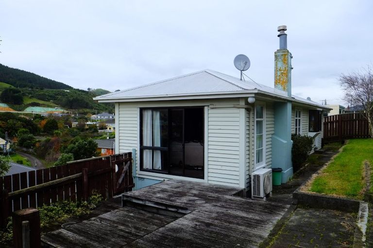 Photo of property in 9 Bell Street, Tawa, Wellington, 5028