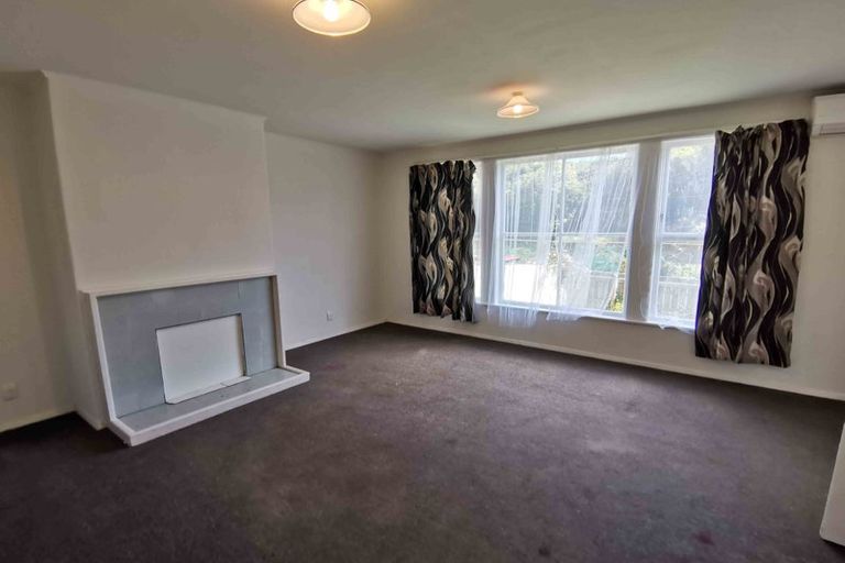 Photo of property in 2 Takatimu Way, Johnsonville, Wellington, 6037