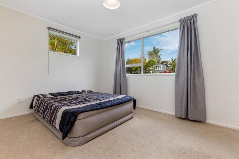 Photo of property in 102 Glendale Road, Glen Eden, Auckland, 0602