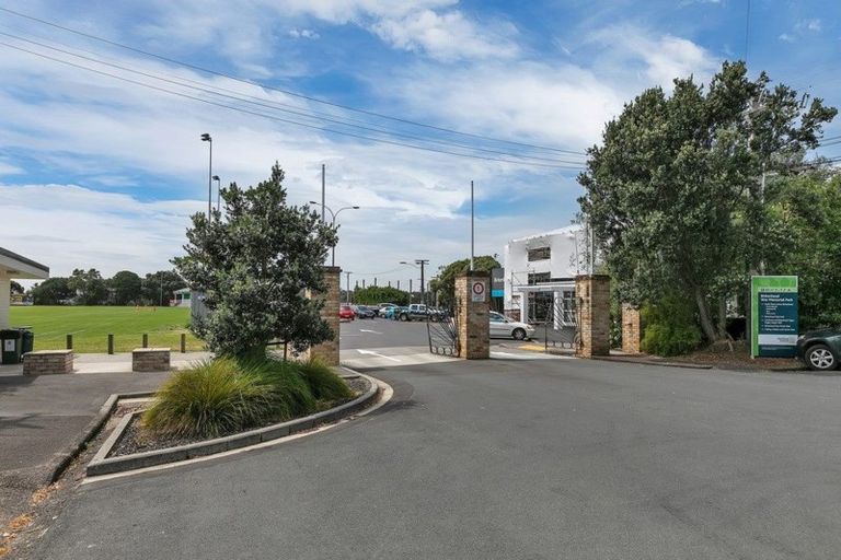 Photo of property in 1/23 Mahara Avenue, Birkenhead, Auckland, 0626